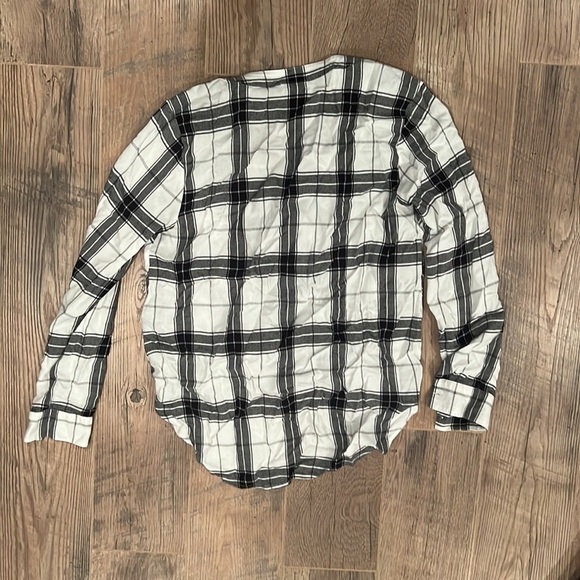 SPLENDID Woman’s Black and White Flannel Size Small - Picture 4 of 6